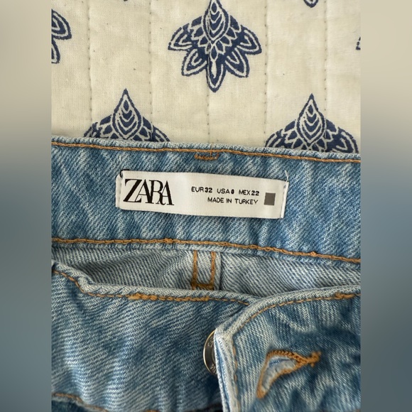 Zara Light Flare Jeans - Picture 3 of 4